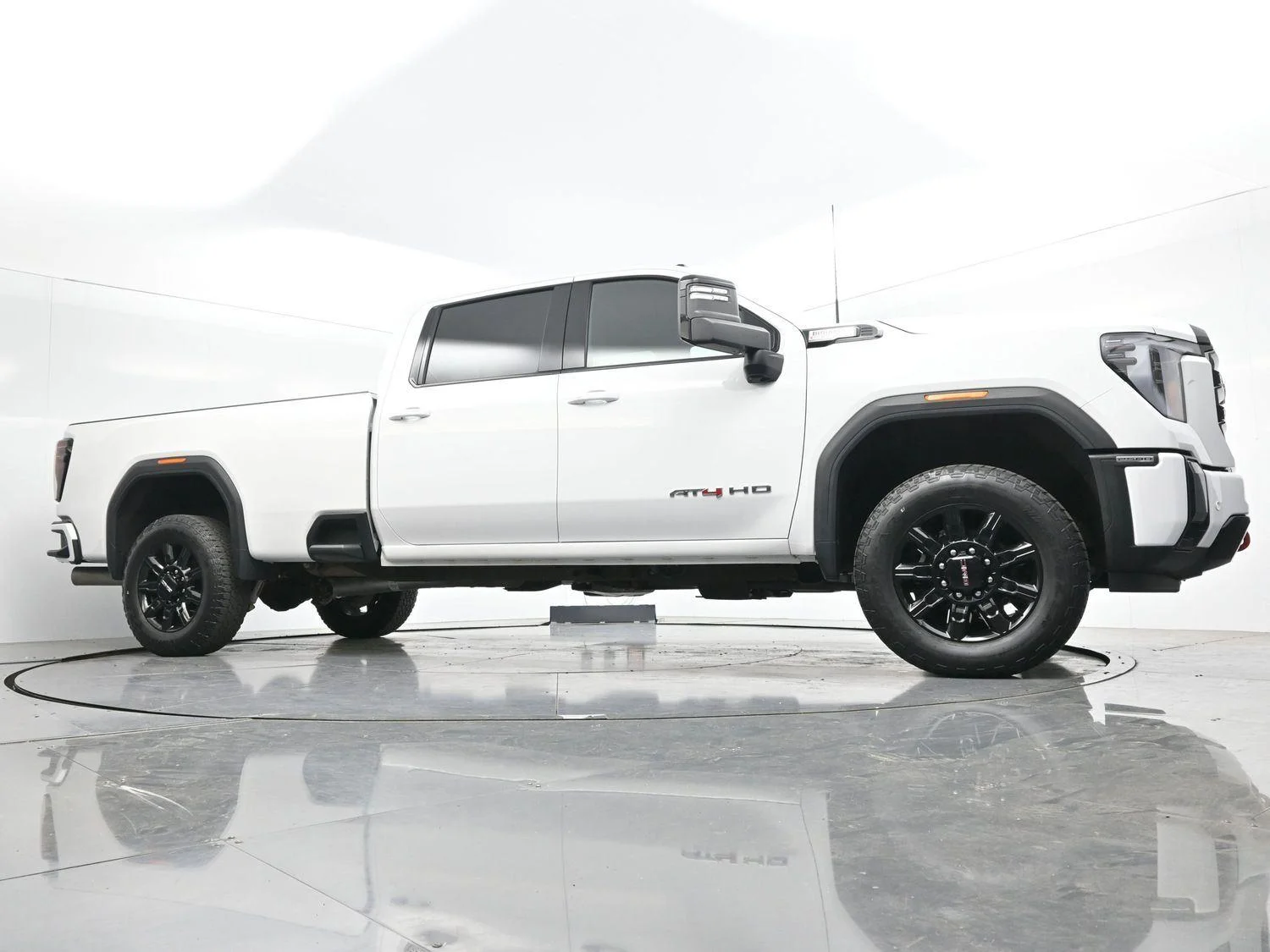 Used 2024 Summit White GMC AT4 image 46
