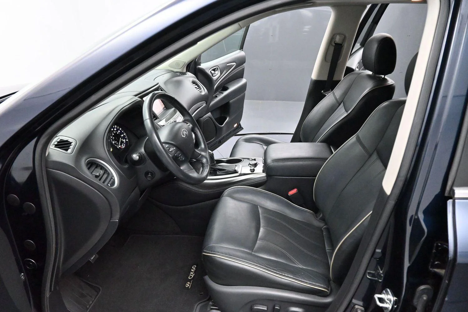 Used 2019 Hermosa Blue INFINITI LUXE image 11