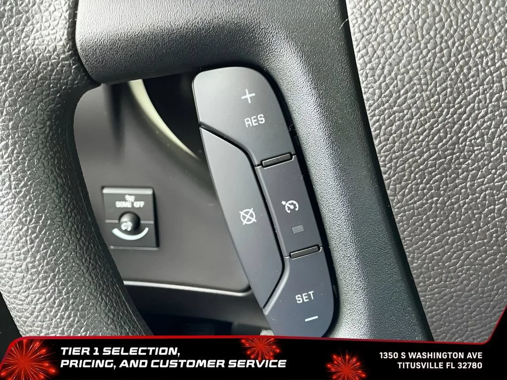 Used 2025 Summit White Chevrolet 1LT image 25