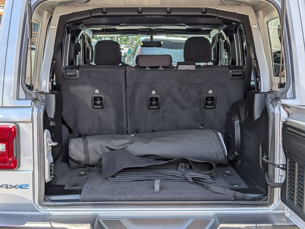 Used 2023 Silver Jeep Rubicon 4xe image 6