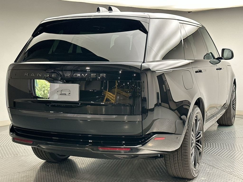 New 2026 Santorini Black Land Rover SE image 11