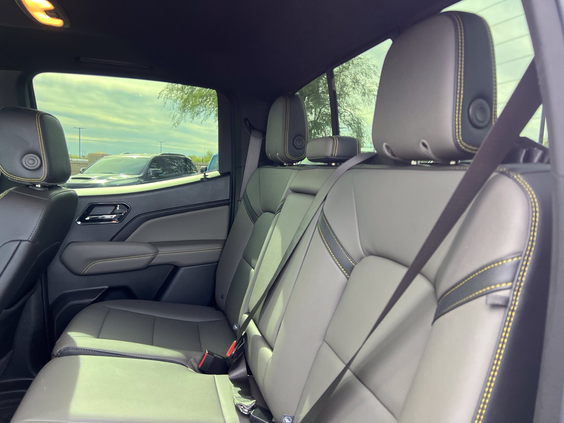 Used 2025 White Chevrolet ZR2 image 18