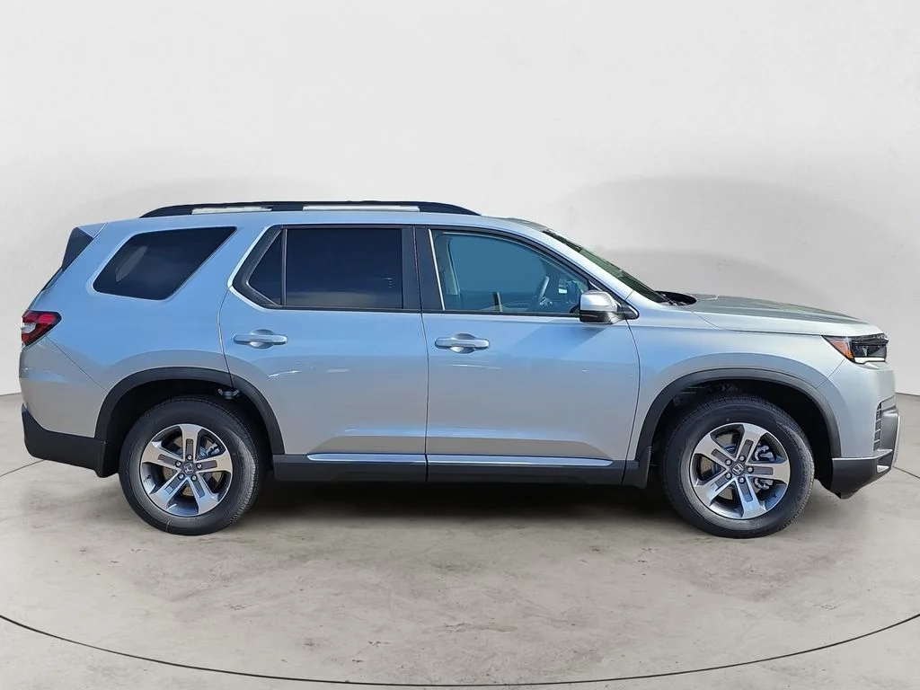 New 2026 Solar Silver Metallic Honda EX-L image 4