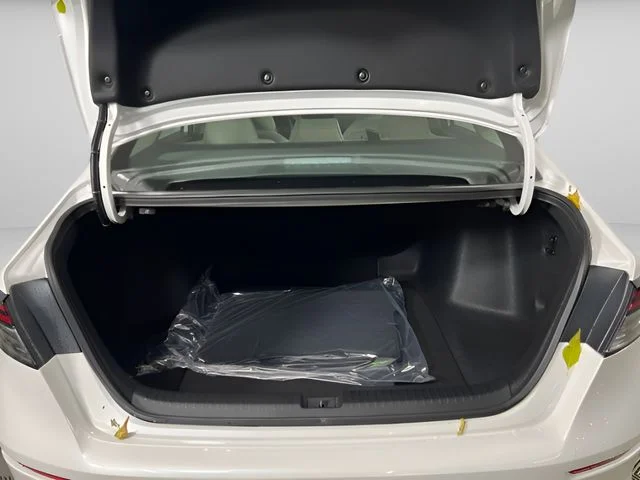 2025 Honda Accord SE - Photo 12