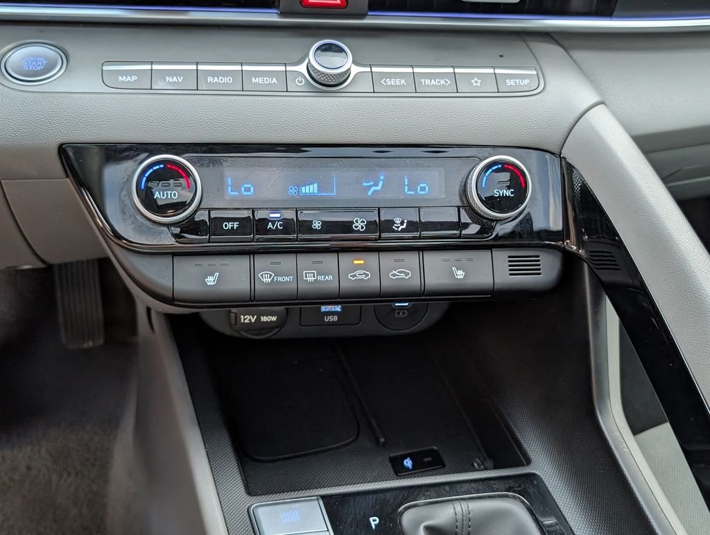 Used 2025 Blue Hyundai SEL Convenience image 9