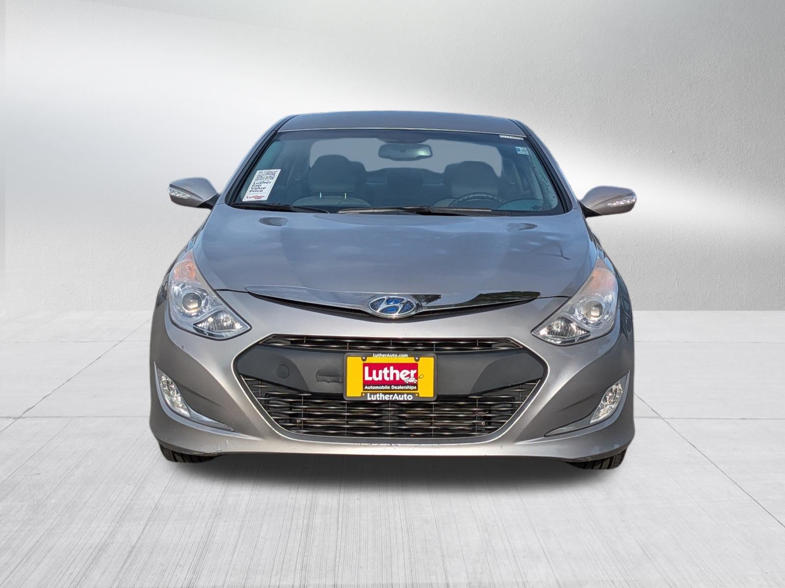 Used 2013 Hyundai Sonata Hybrid Limited with VIN KMHEC4A41DA069667 for sale in Minneapolis, MN