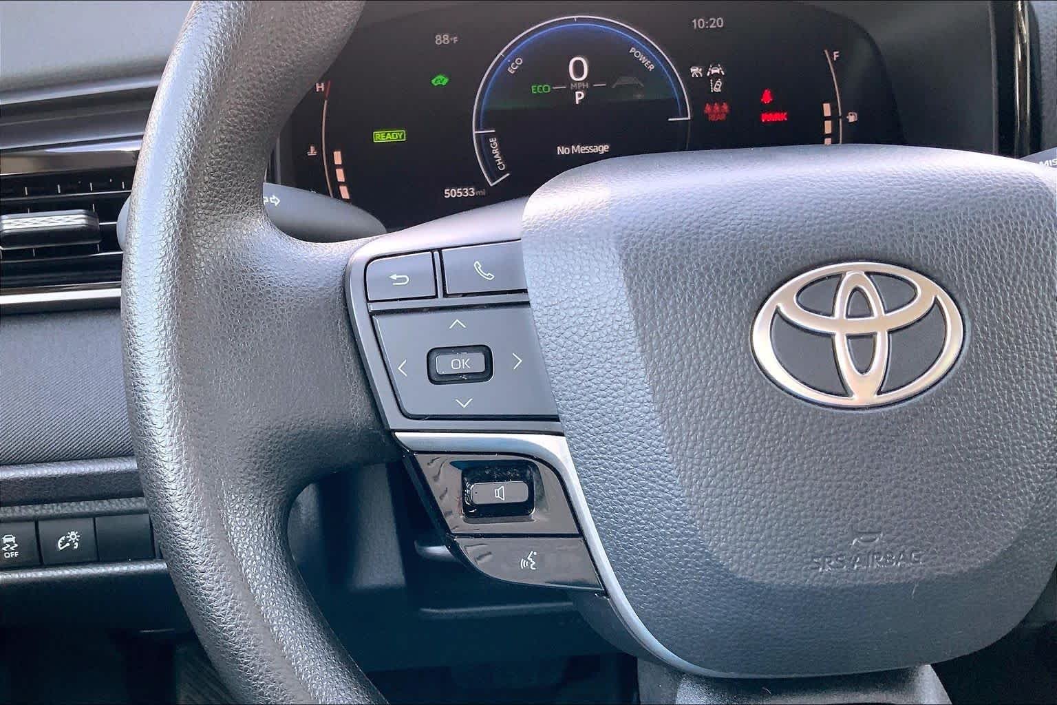 Used 2025 Ice Cap Toyota LE image 23
