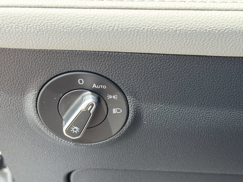 2025 Volkswagen Taos S - Photo 29