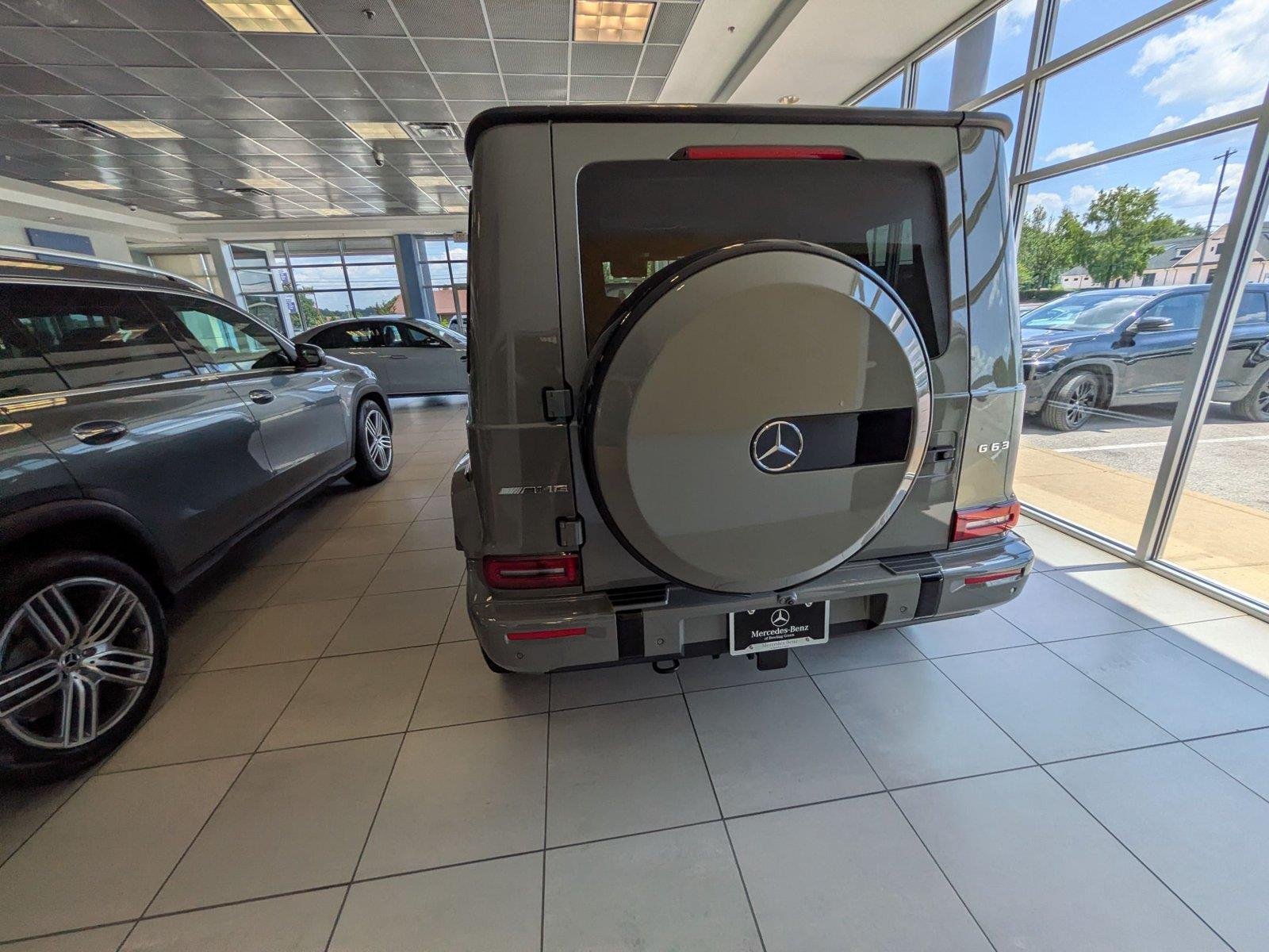 New 2027 MANUFAKTUR Arabian Grey Non- Metallic Mercedes-Benz AMG® G 63 SUV image 4