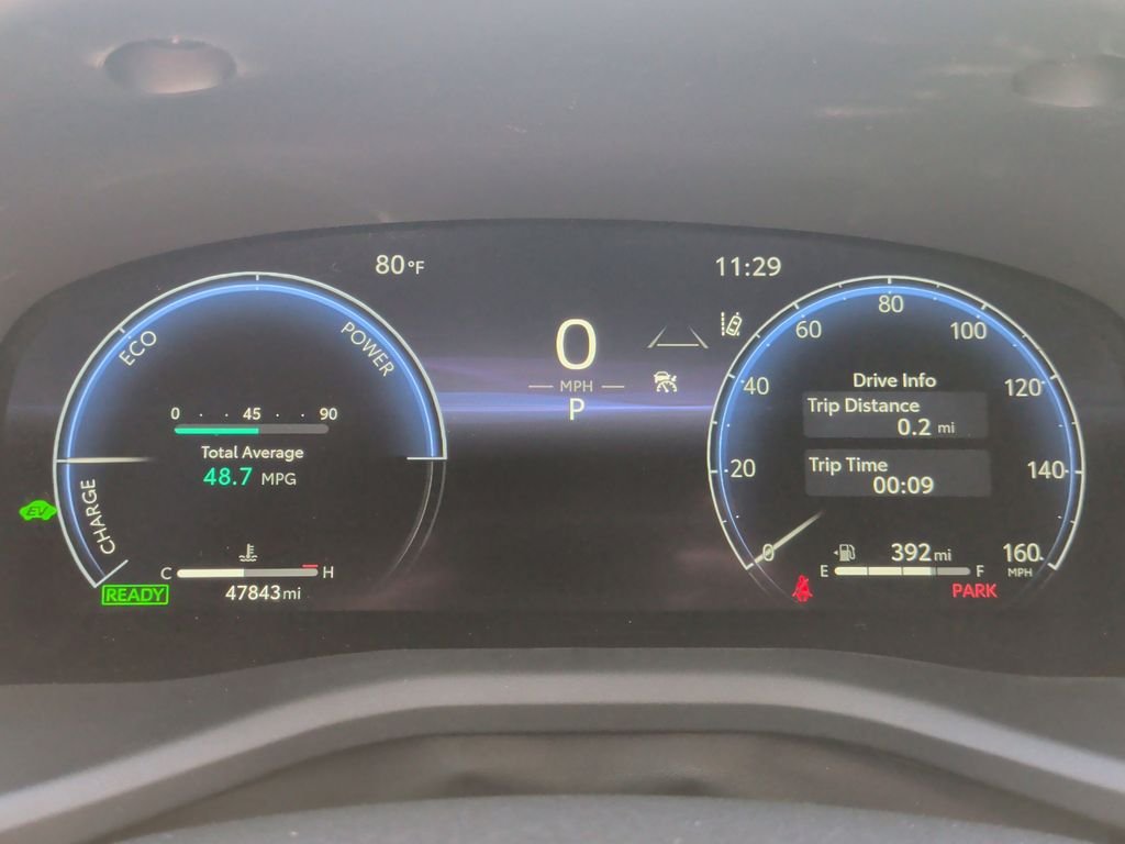 Certified Used 2025  Toyota XLE image 16
