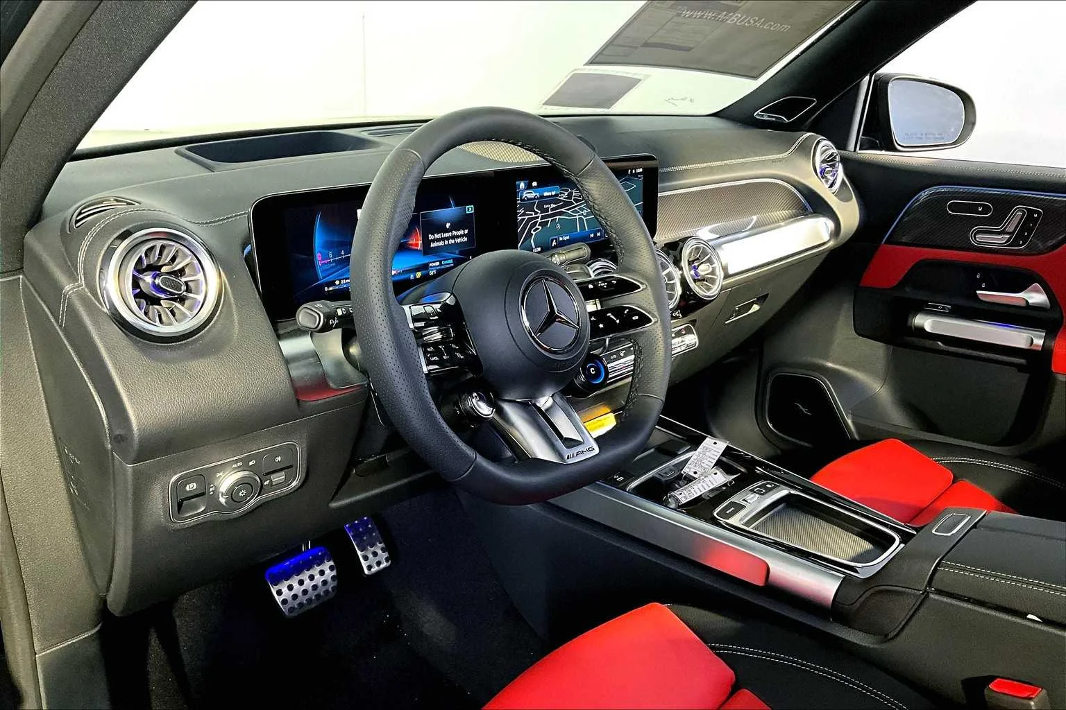2026 Mercedes-Benz GLB AMG GLB 35 - Photo 9