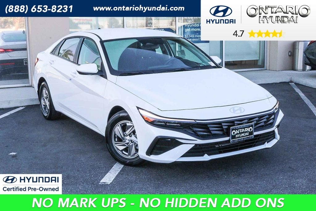Certified Used 2025 White Hyundai SE image 1
