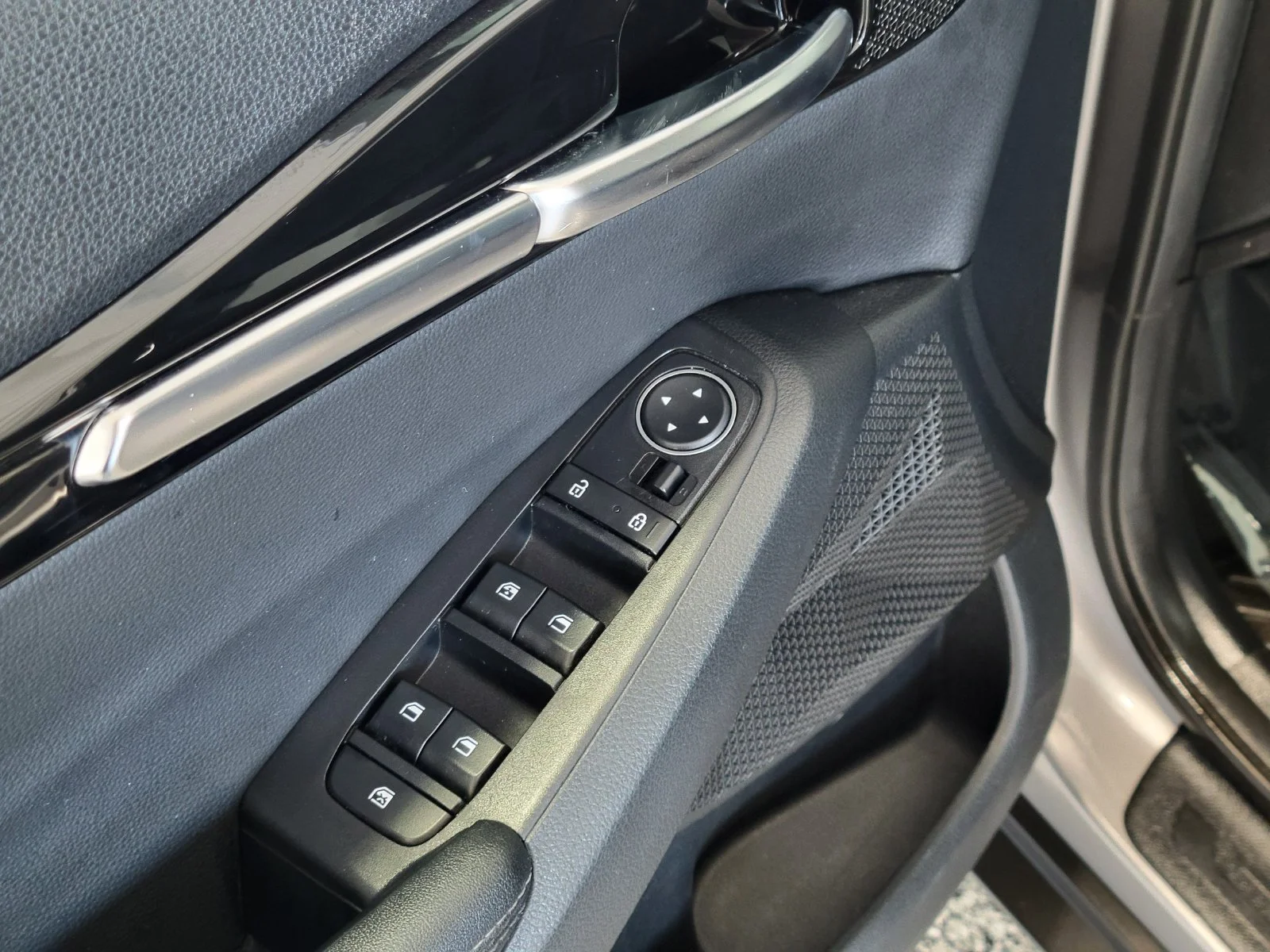 Used 2022 Gray Kia EX image 7