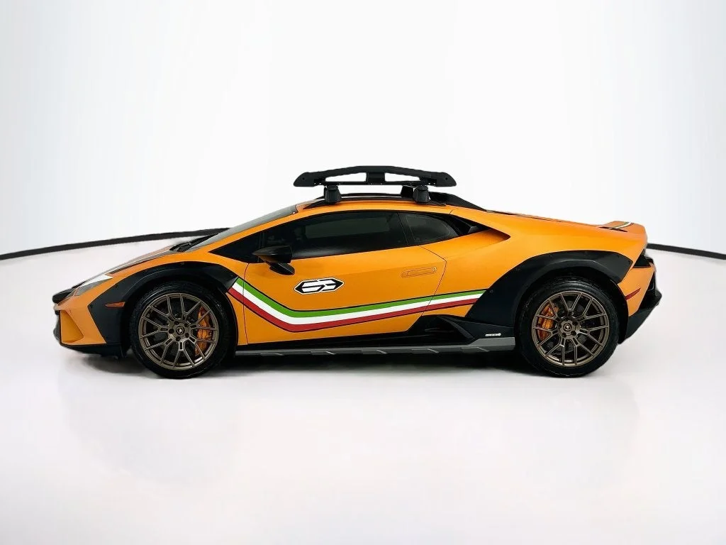 Used 2023 Orange Lamborghini  image 8