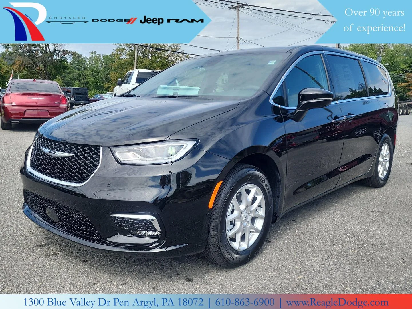 2026 Chrysler Pacifica Select's photo