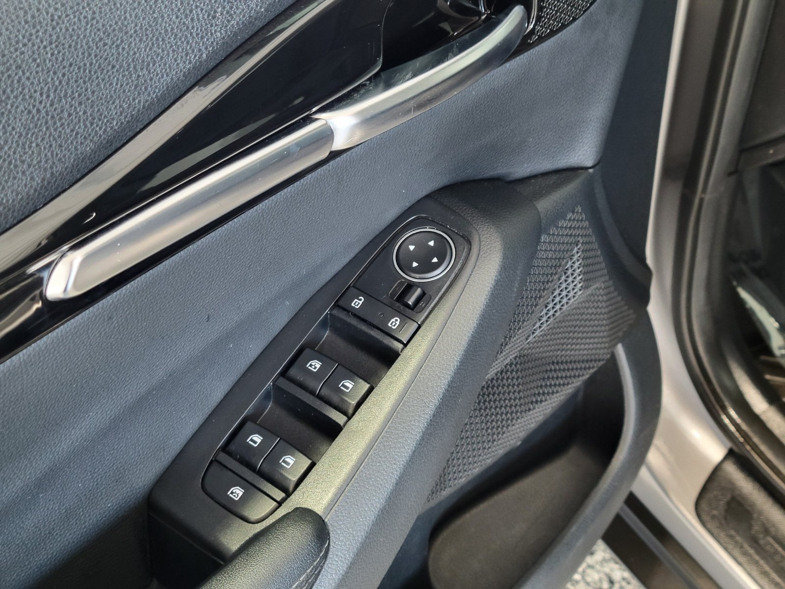 Used 2022 Gray Kia EX image 7