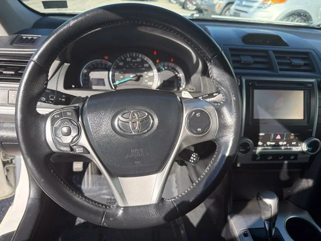 Used 2013 White Toyota SE image 10