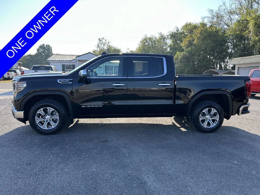 Used 2025 Onyx Black GMC SLT image 7