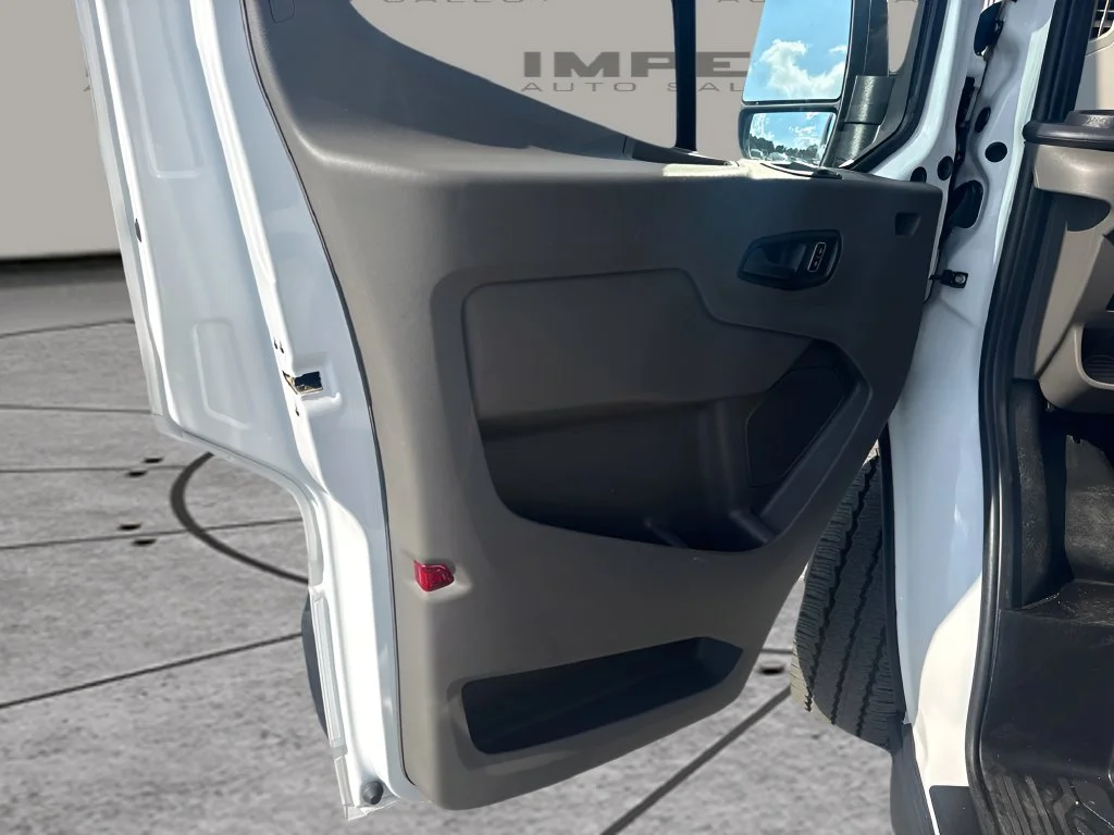 Used 2023 White Ford XL image 21