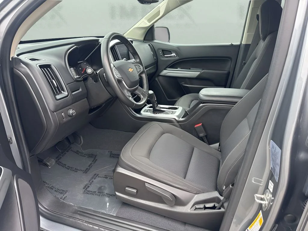 Used 2021 Gray Chevrolet LT image 9