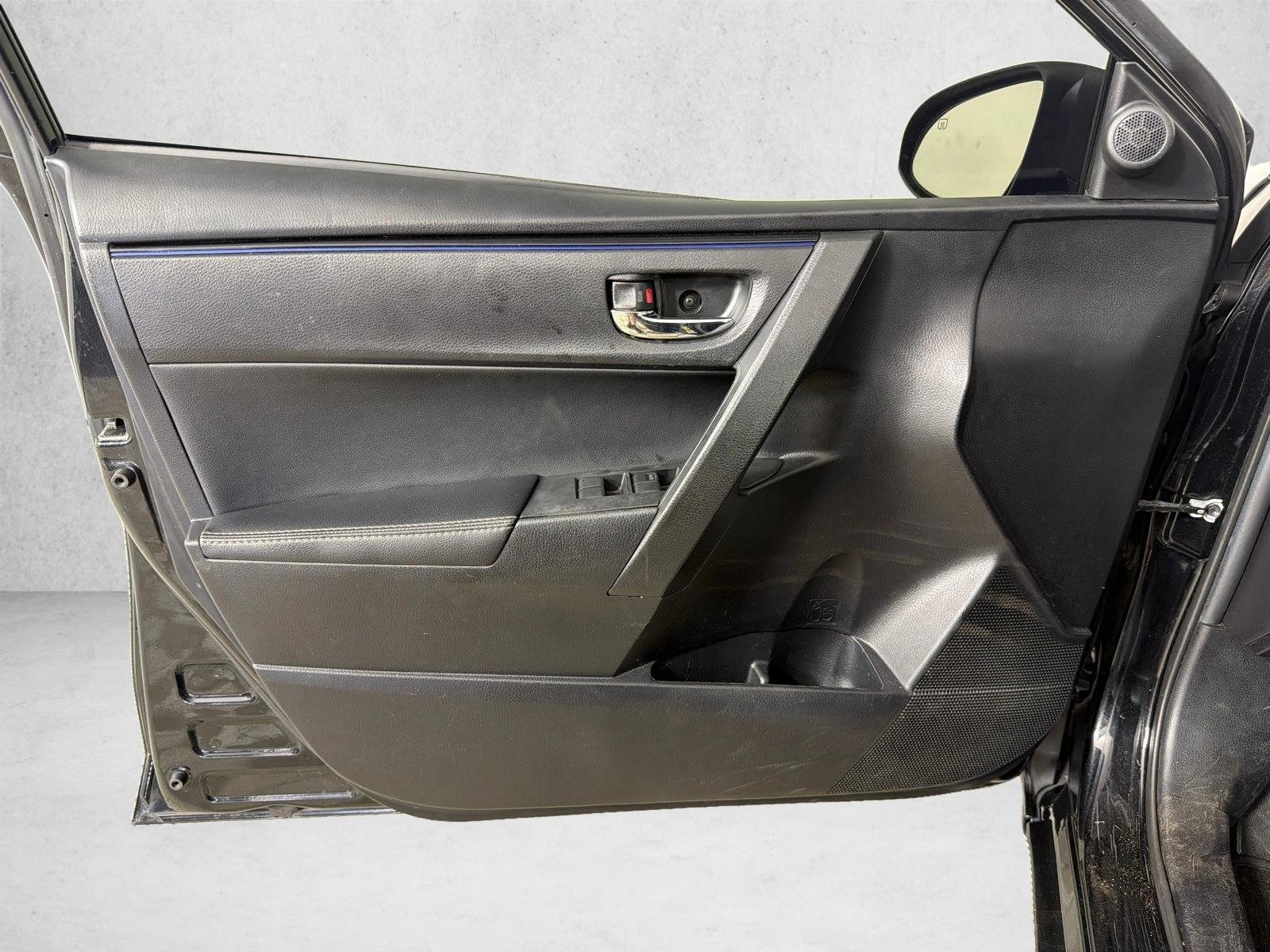 Used 2018 Black Sand Pearl Toyota SE image 10