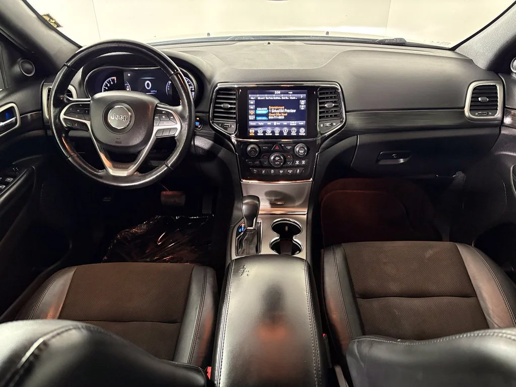 Used 2021 Silver Jeep Laredo X image 32