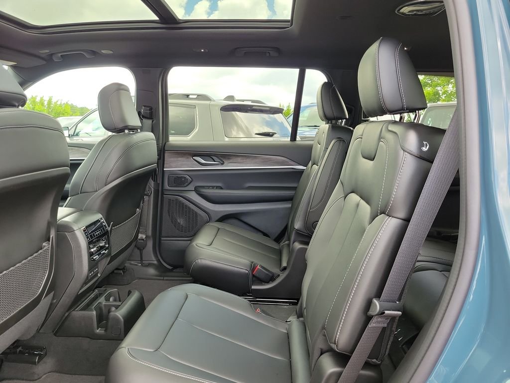 New 2026 Steel Blue Exterior Paint Jeep Limited image 16
