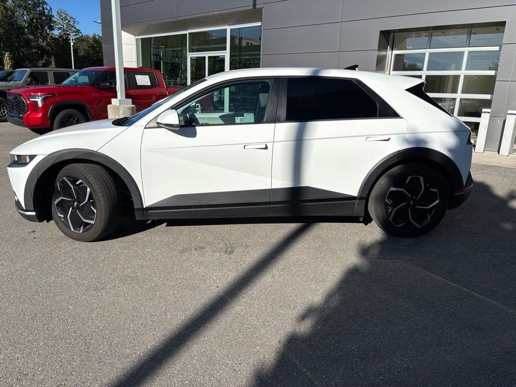 Used 2024 Atlas White Hyundai SEL image 3