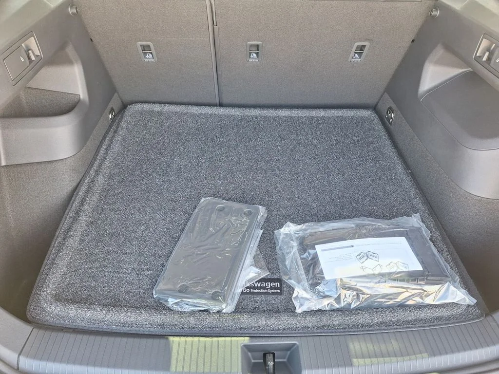New 2026 Black Volkswagen 2.0T SE image 22