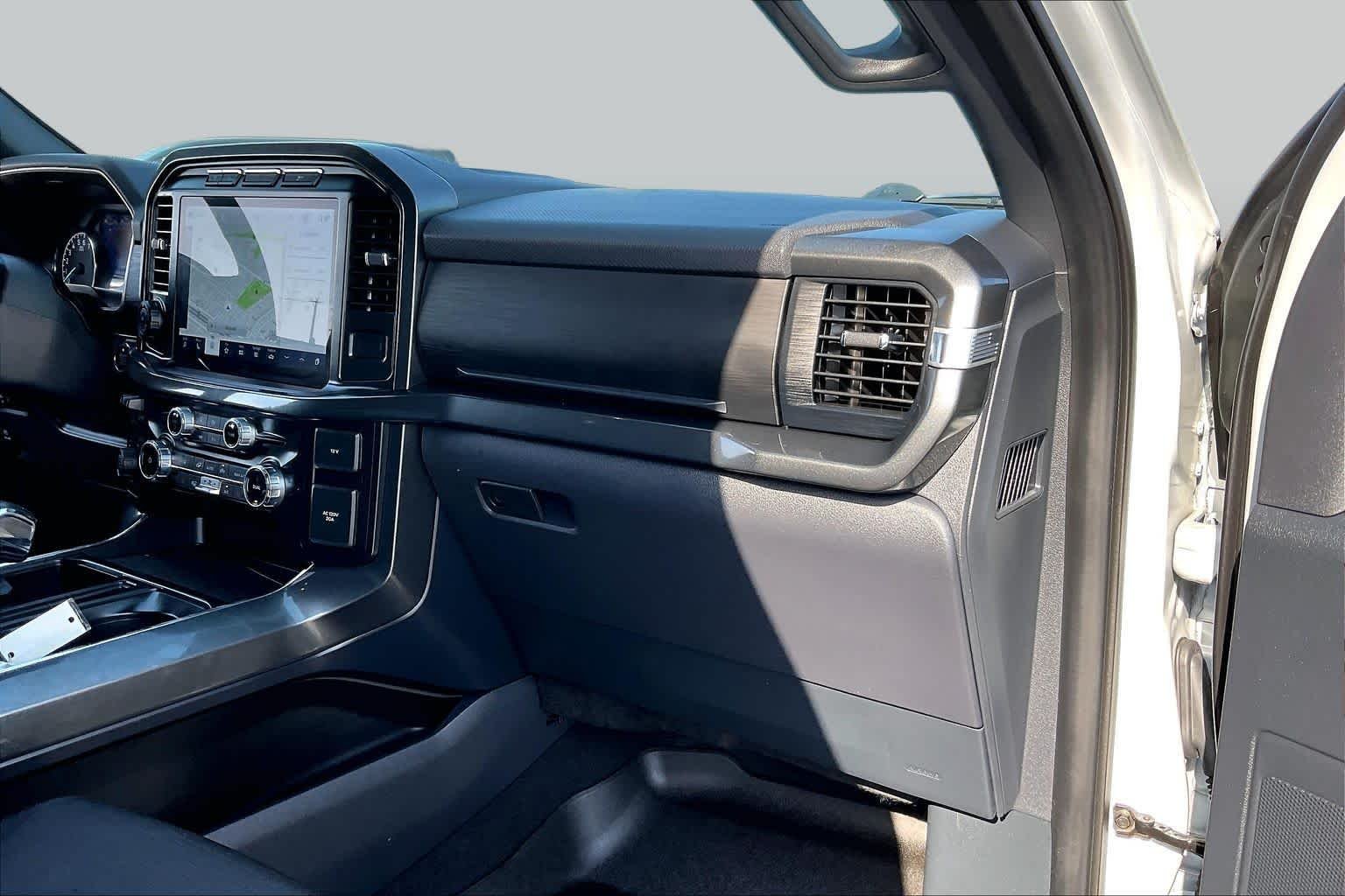 Used 2023 Avalanche Gray Ford XLT image 33
