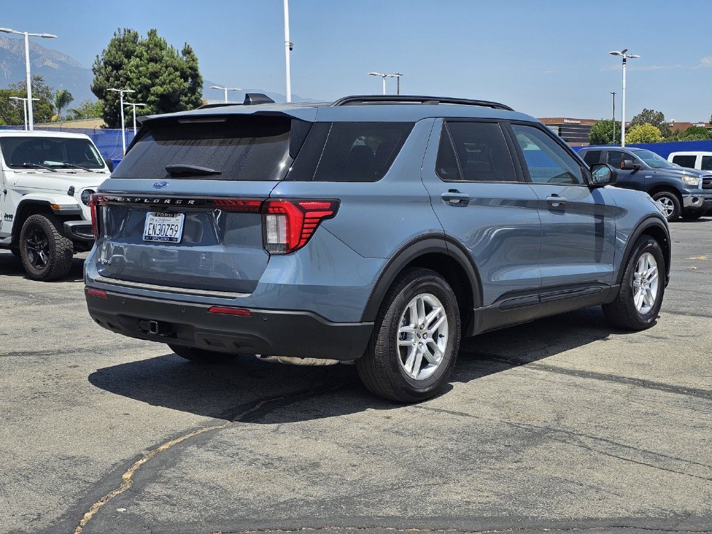 Used 2026 Vapor Blue Ford Active image 8