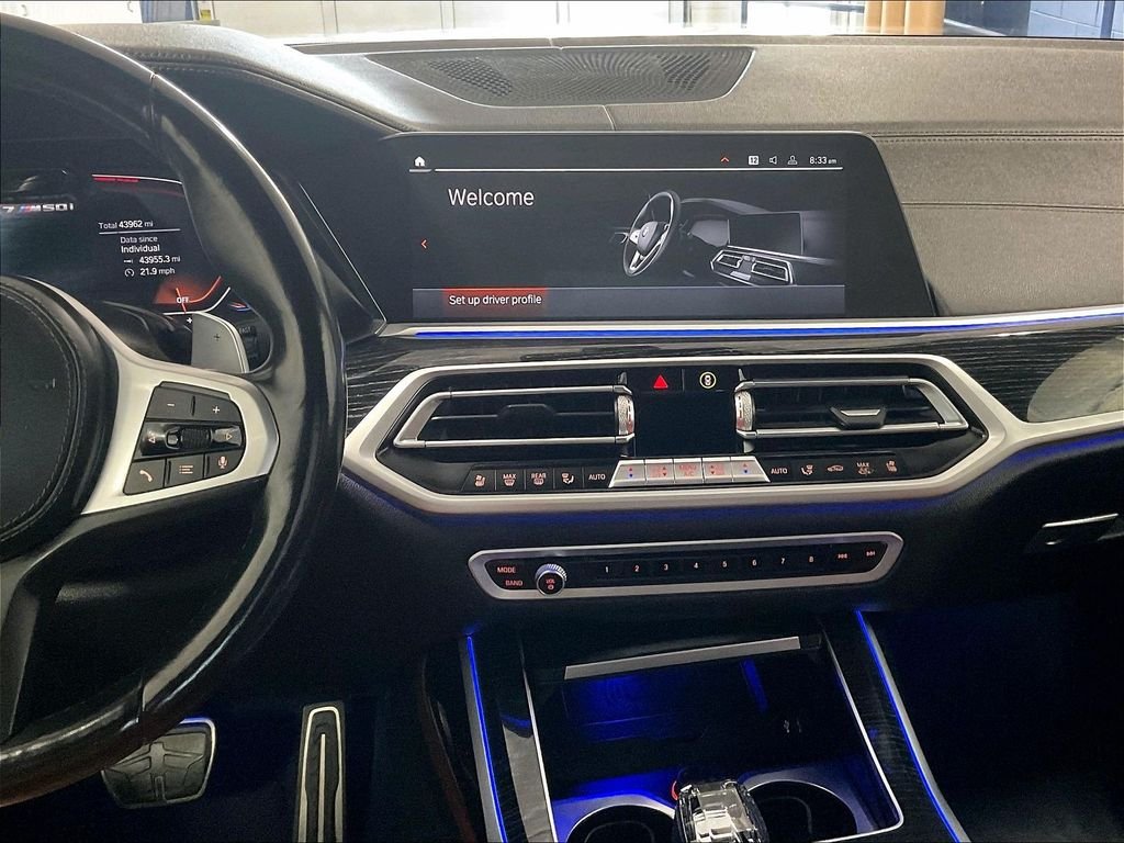 Used 2022 White BMW M50i image 19