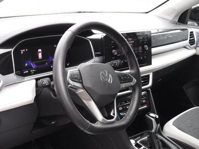 Certified Used 2025 Black Volkswagen 1.5T SE image 11
