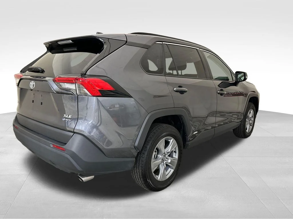 Used 2025 Gray Toyota XLE image 5