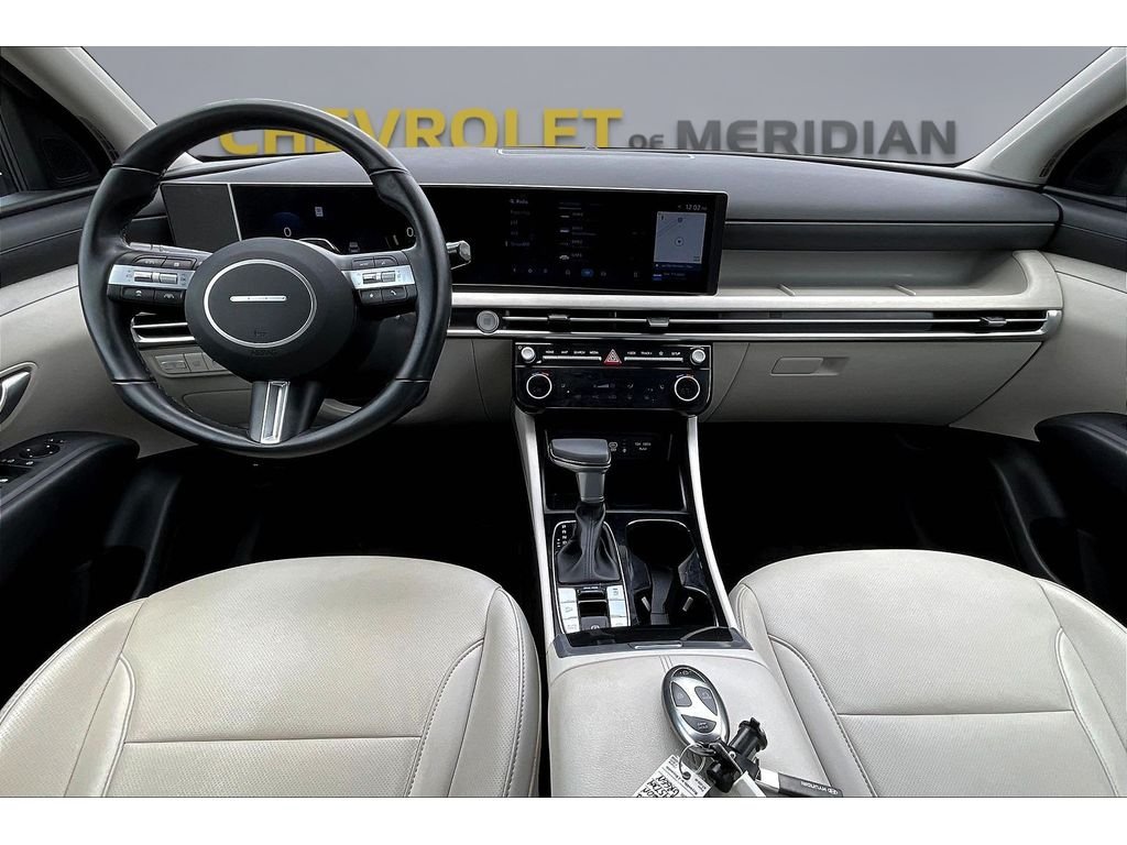 Used 2025  Hyundai SEL Convenience image 13