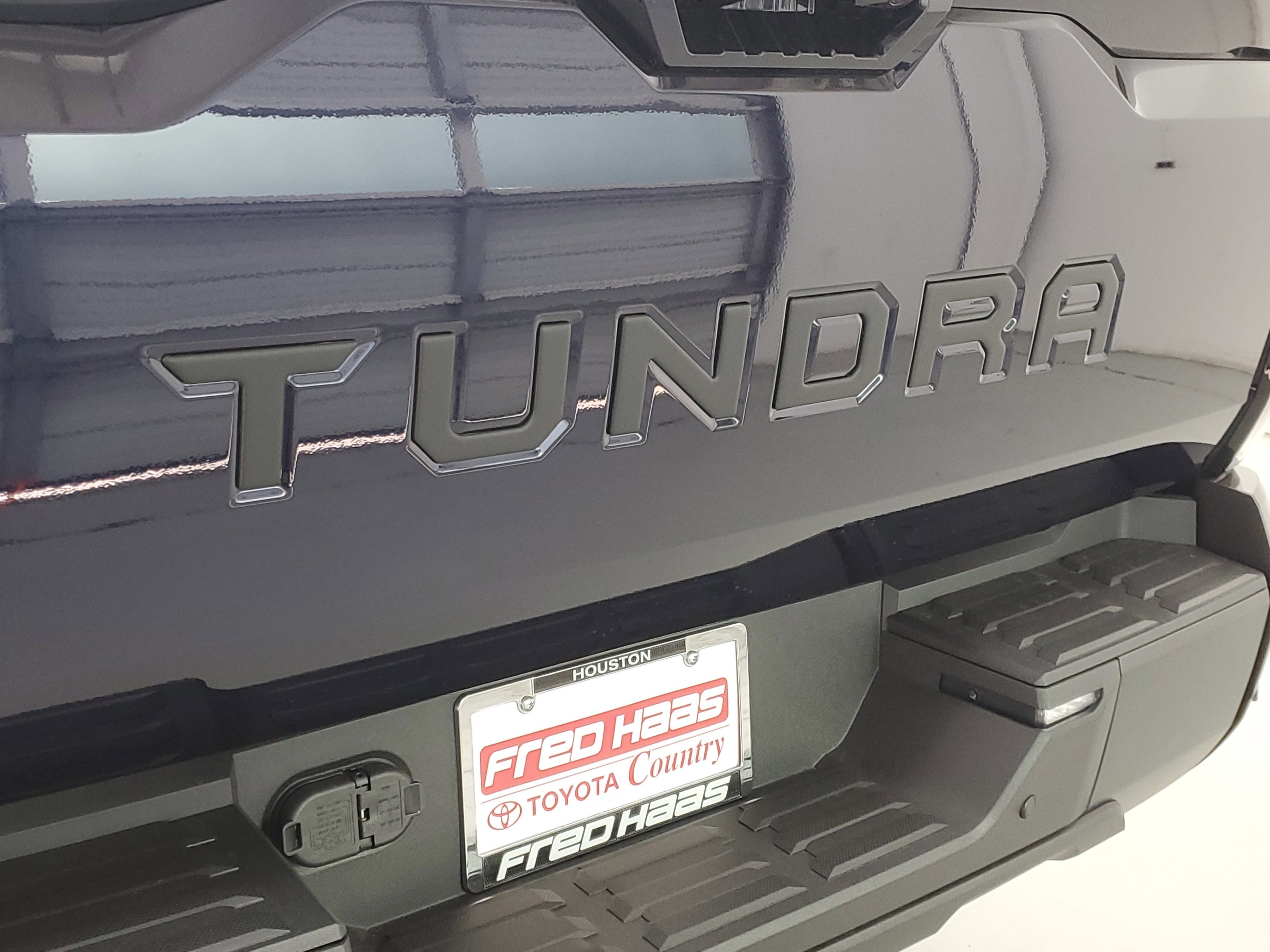 2026 Toyota Tundra Limited - Photo 10