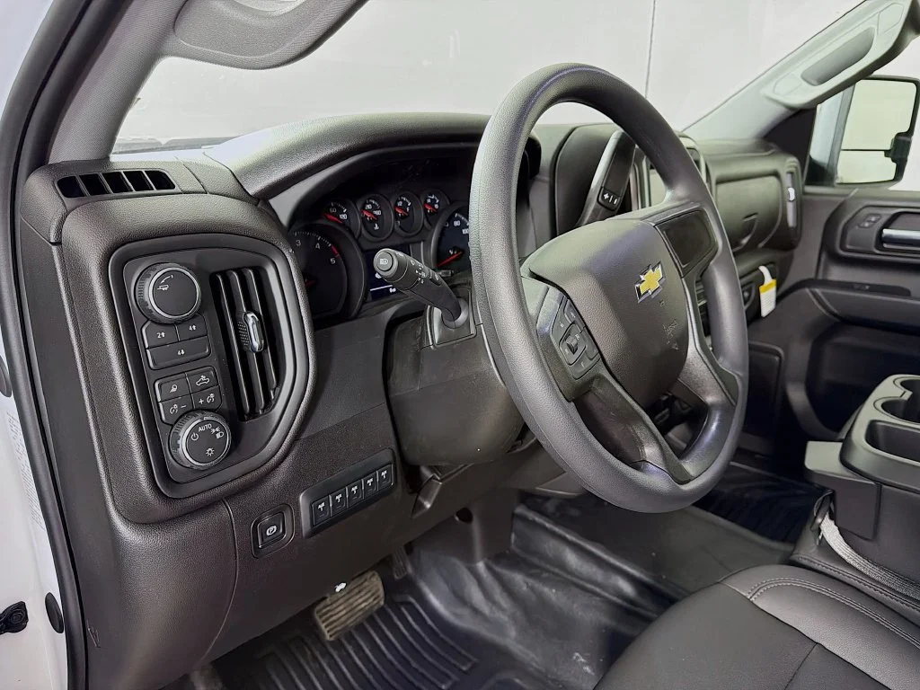 New 2026 Summit White Chevrolet Work Truck image 10