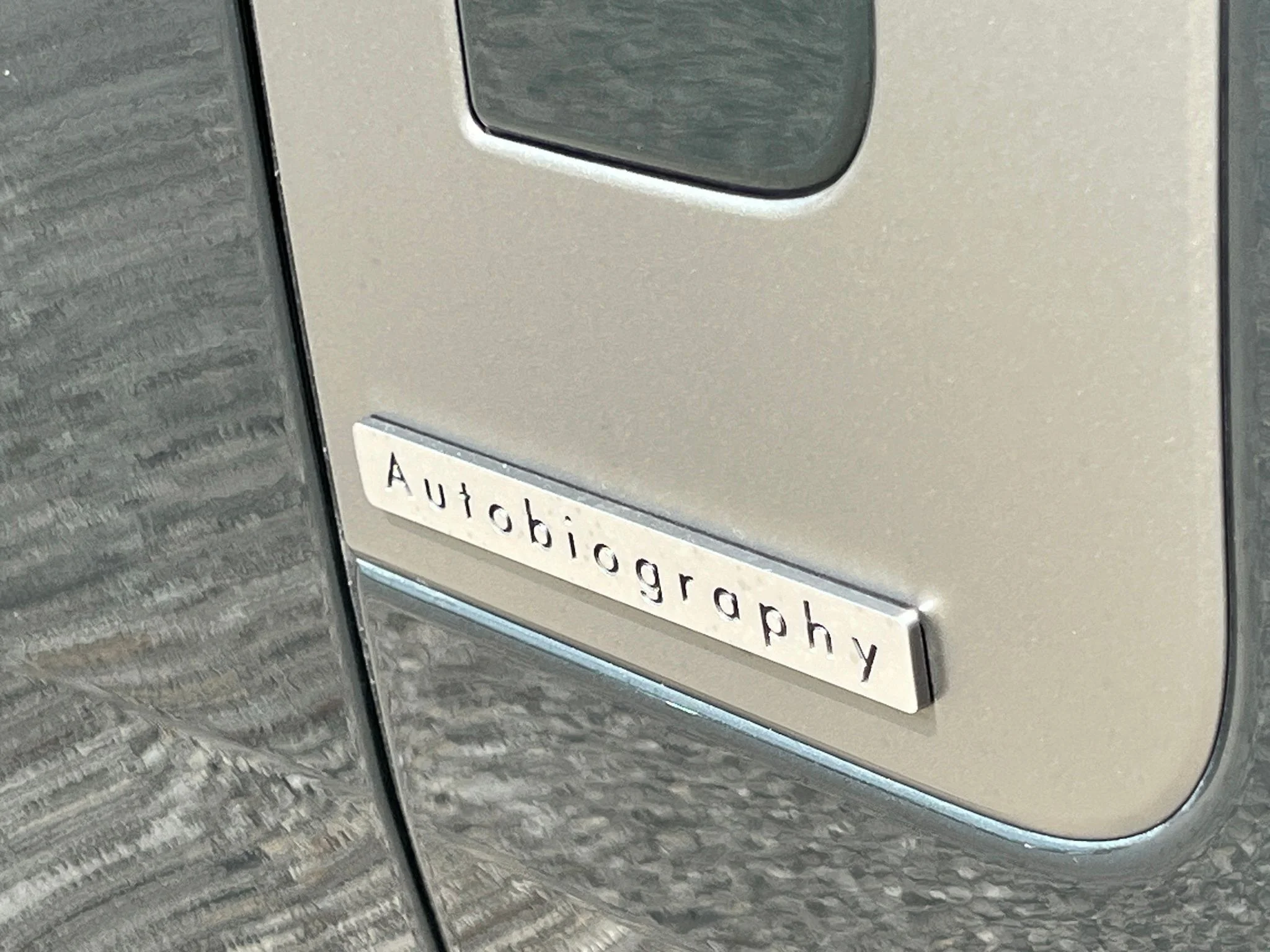 Used 2025  Land Rover Autobiography image 17