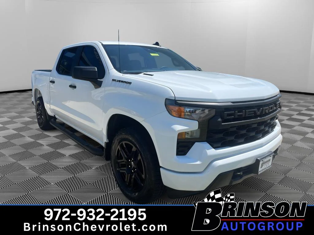 New 2026 Summit White Chevrolet Custom image 3
