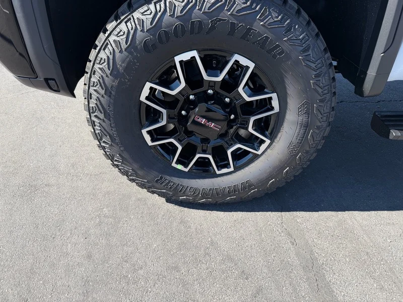 New 2026 Summit White GMC AT4X image 21