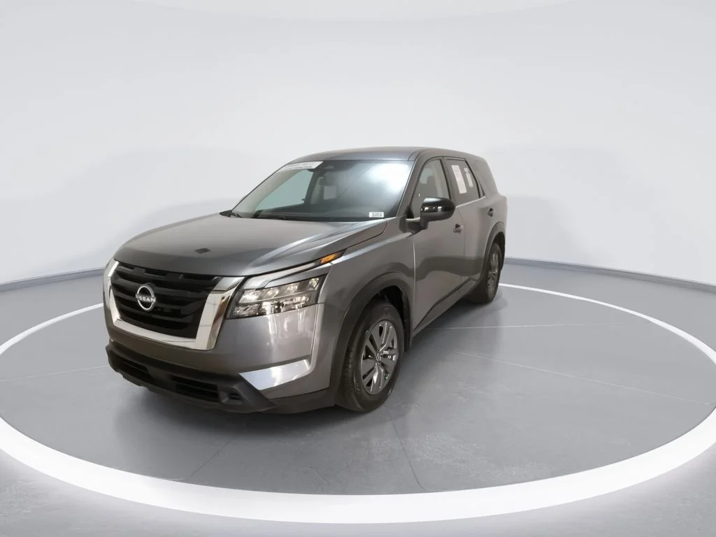 Used 2024 Gray Nissan S image 4