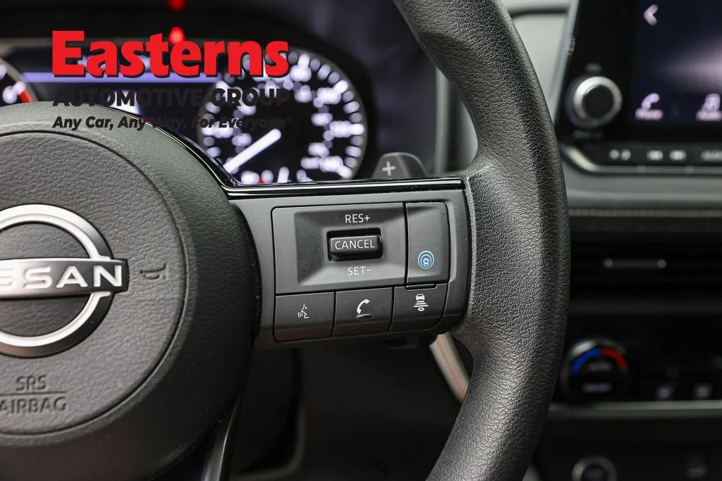 Used 2023 White Nissan SV image 15