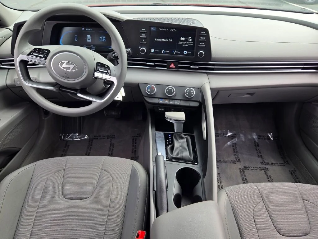 Used 2025 Red Hyundai SE image 16