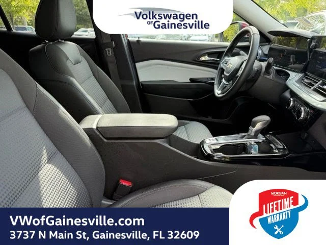 Used 2025 Crimson Metallic Chevrolet LT image 9