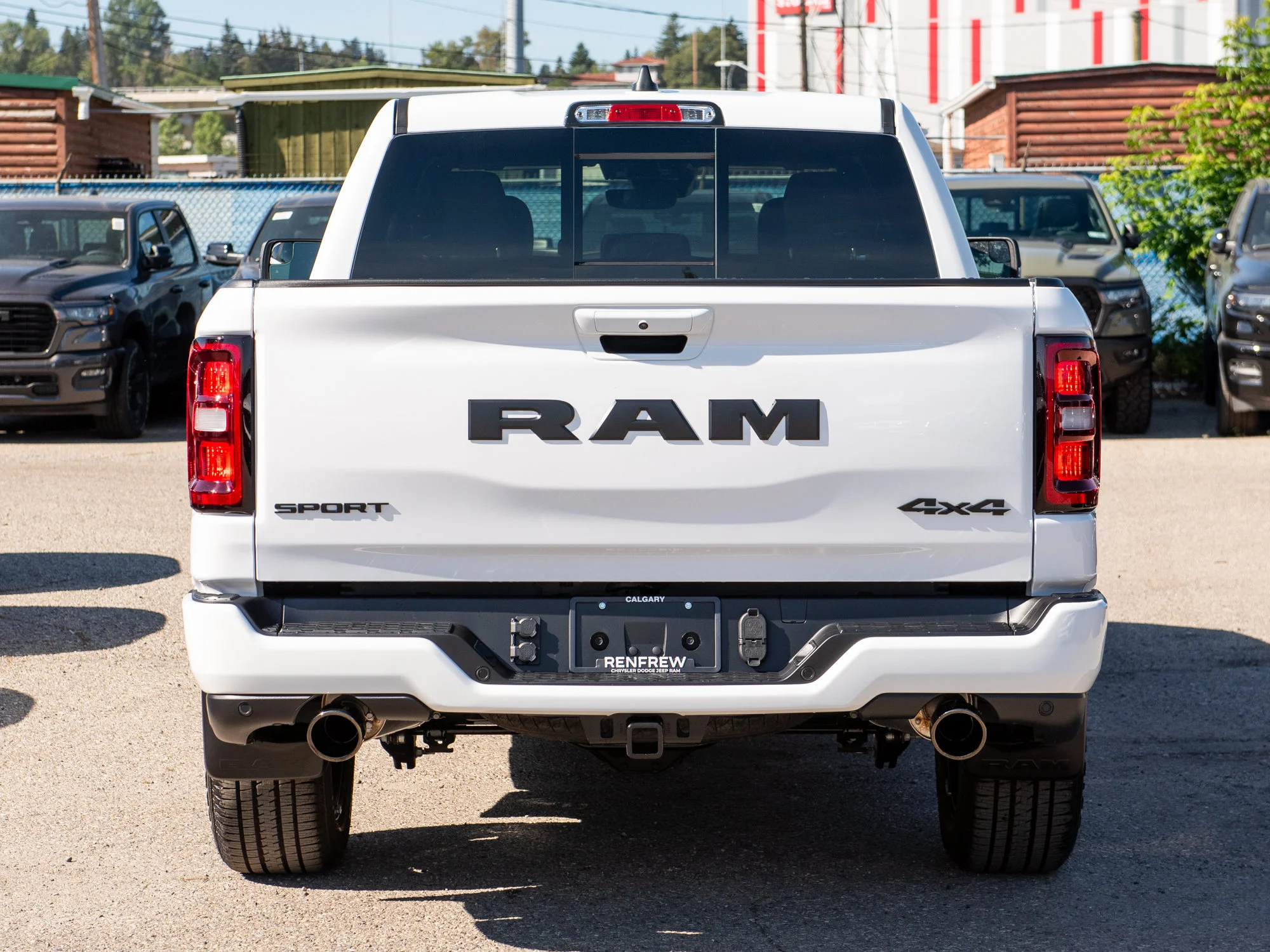 New 2026 White RAM Sport* Crew Cab 4x4, Panoramic Sunroof, Heated Seats/Wheel, Nav image 5