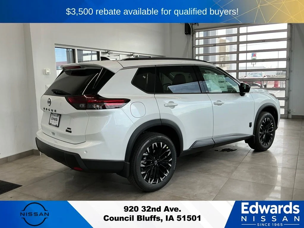 New 2026 Everest White Pearl TriCoat Nissan Dark Armor™ image 7