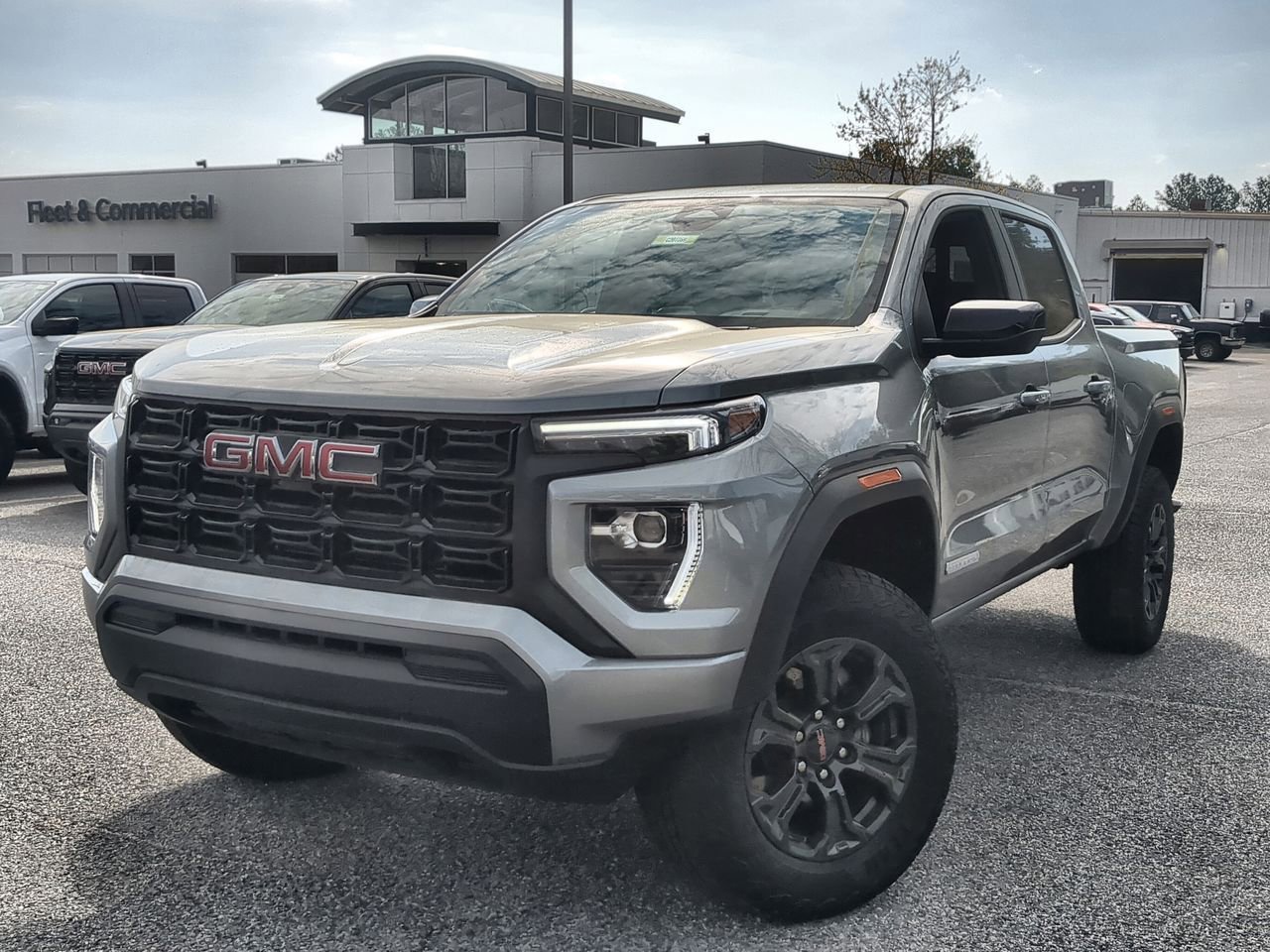 2025 GMC Canyon 2WD Elevation Crew Cab Short Box's photo