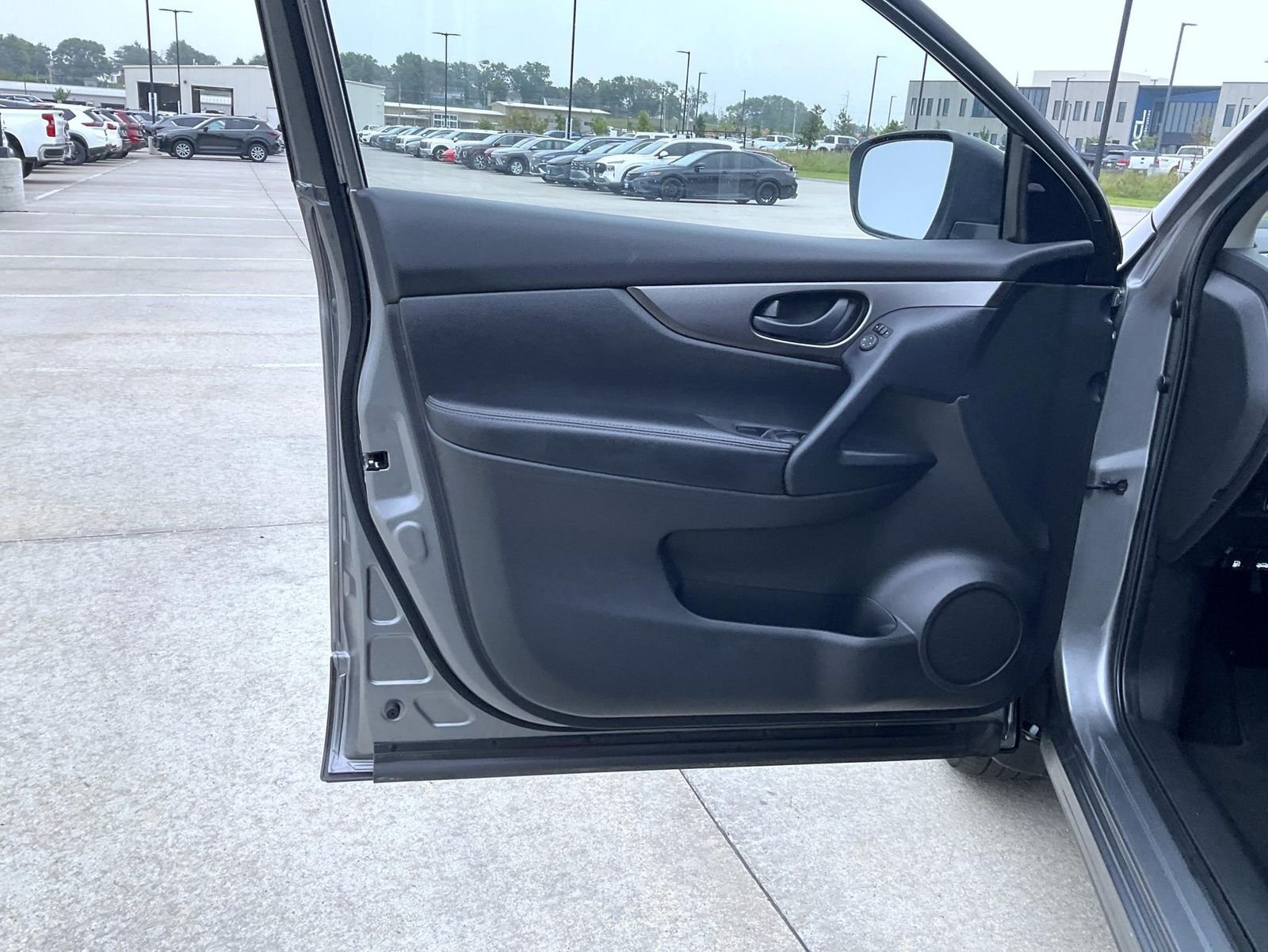 Used 2021 Gray Nissan S image 10
