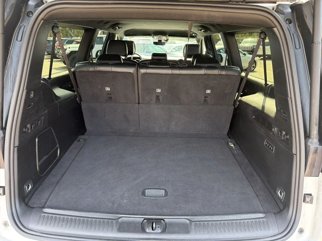 Used 2024 White Jeep Series II image 27