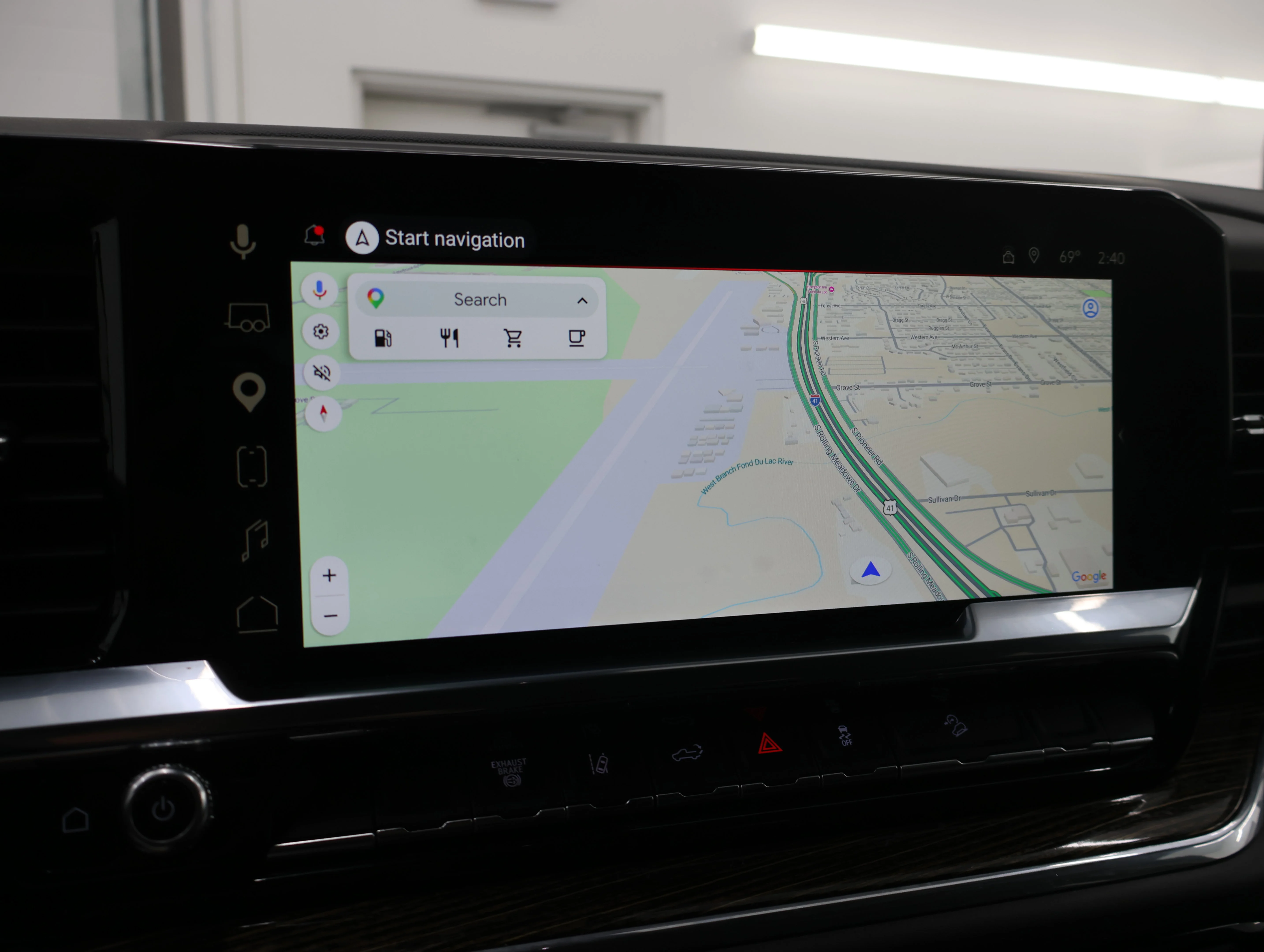Used 2025 Summit White GMC SLE image 10
